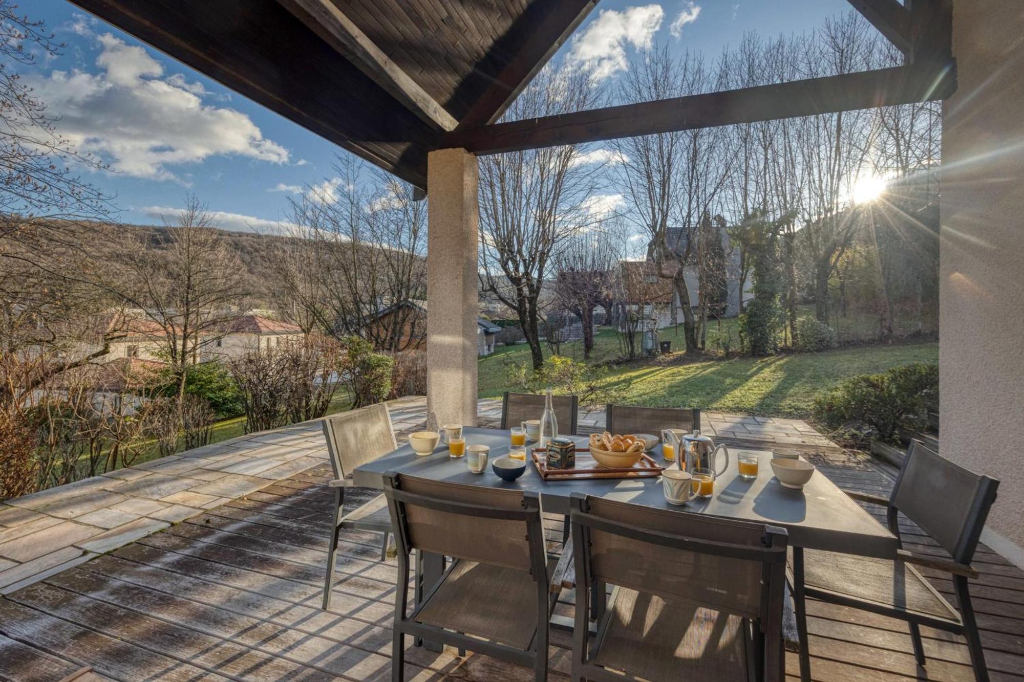 #Hp La Maison Des Lilas Large Family House Sleeps 12 Garden Seyssinet Buitenkant foto