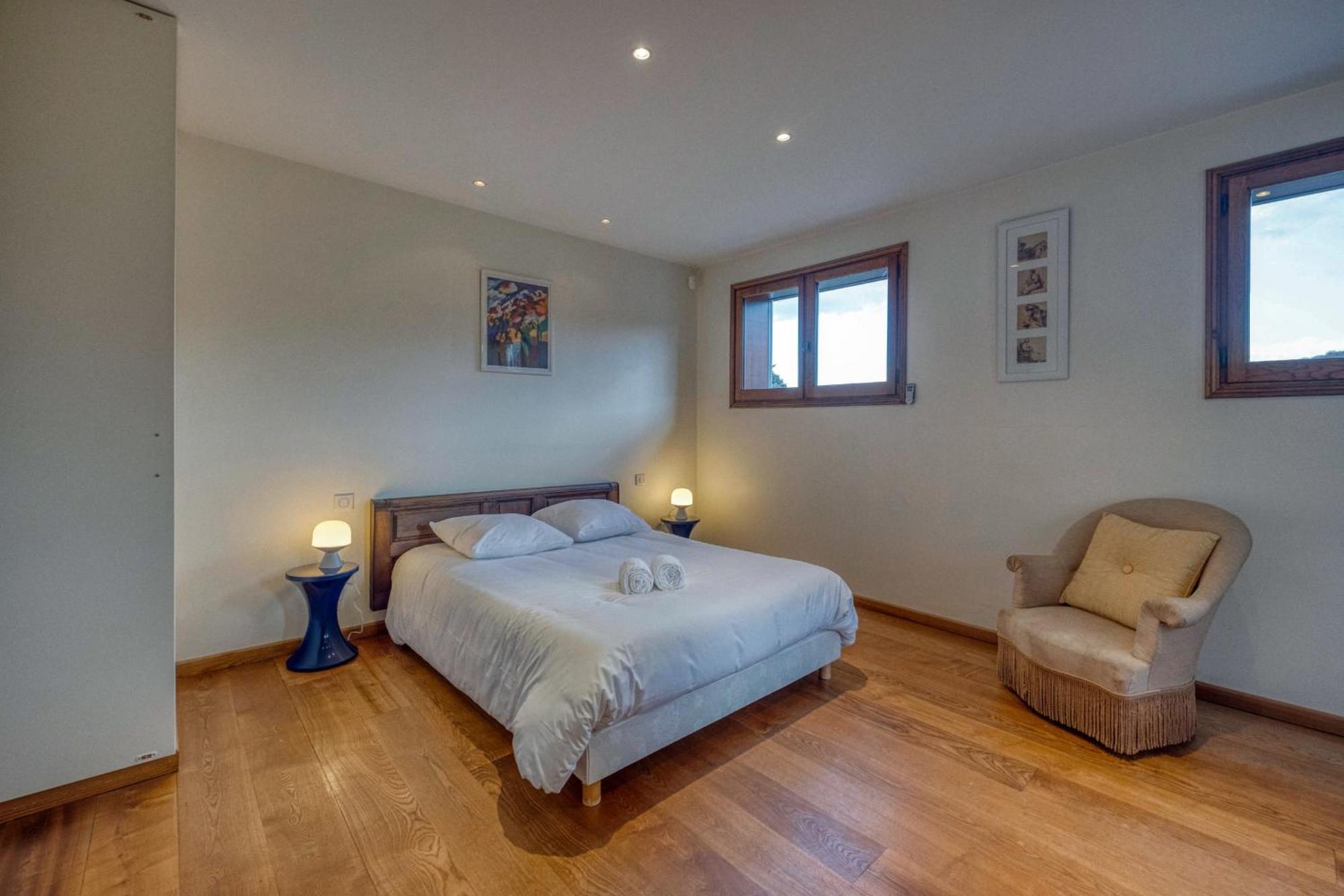 #Hp La Maison Des Lilas Large Family House Sleeps 12 Garden Seyssinet Buitenkant foto