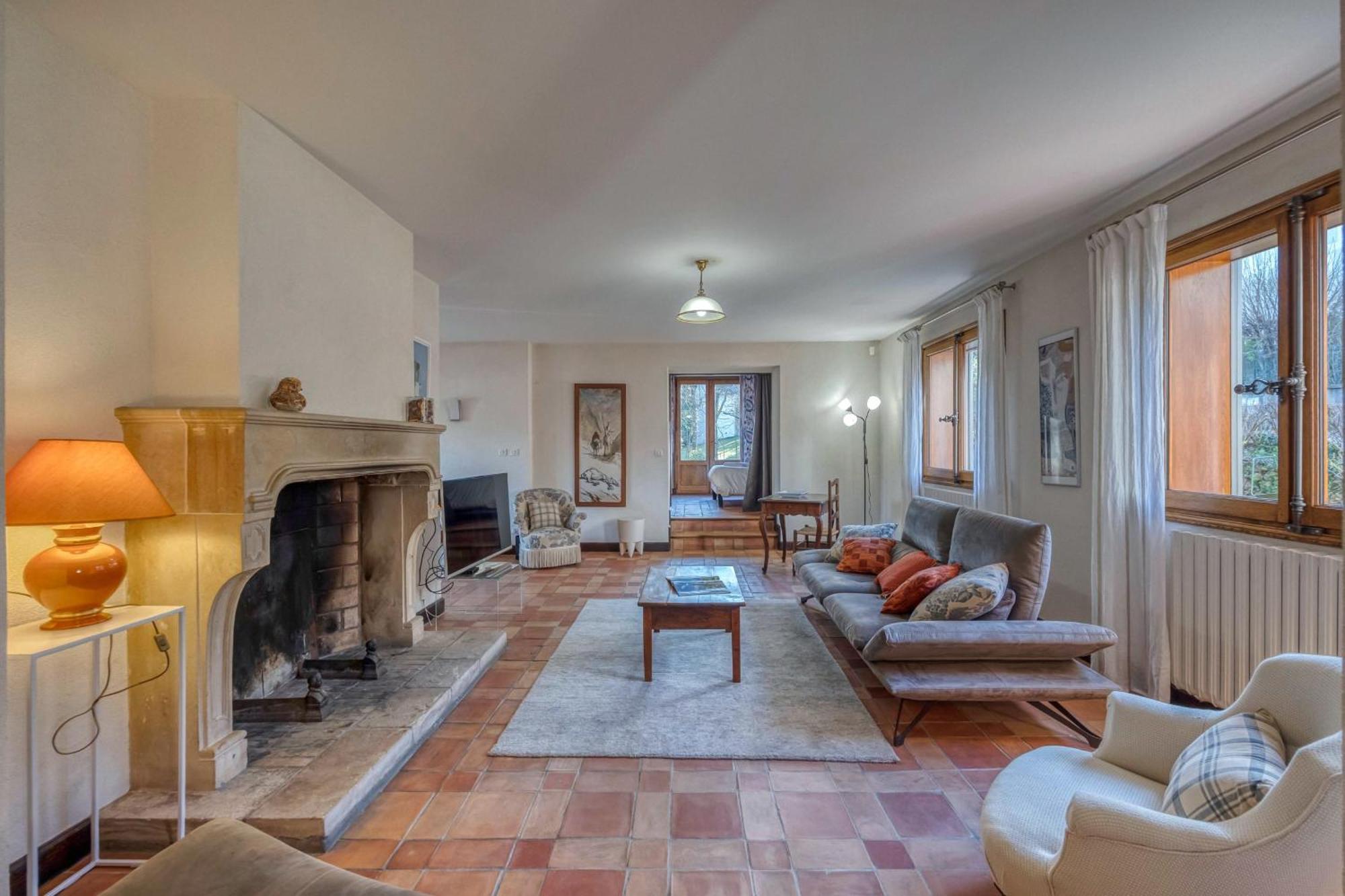 #Hp La Maison Des Lilas Large Family House Sleeps 12 Garden Seyssinet Buitenkant foto