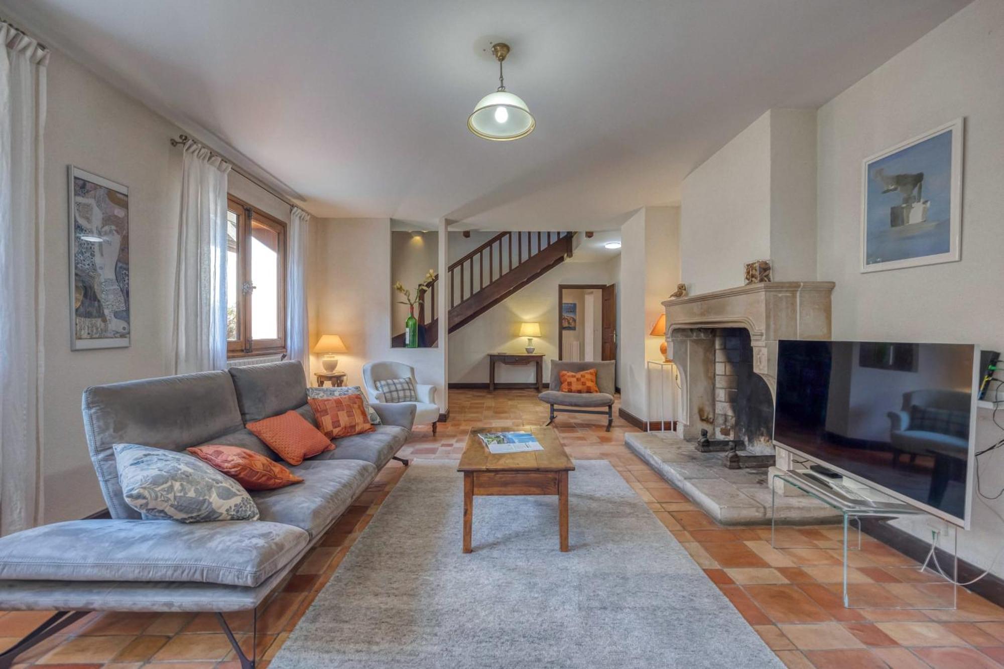 #Hp La Maison Des Lilas Large Family House Sleeps 12 Garden Seyssinet Buitenkant foto